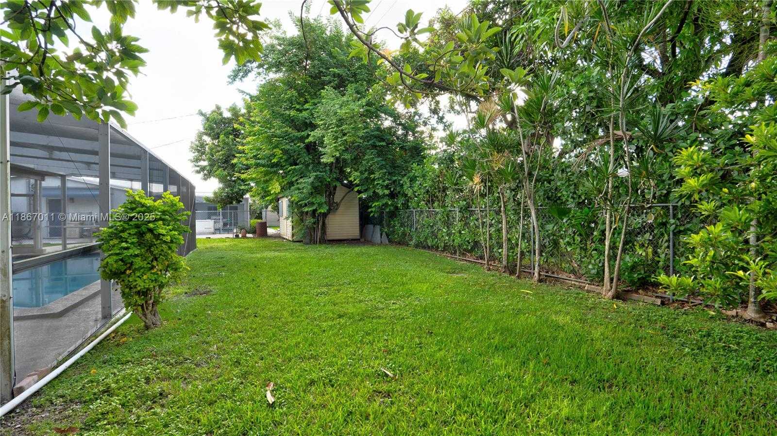 Small Image of 8942 SOUTH WEST 16TH ST, Miami Number 17
