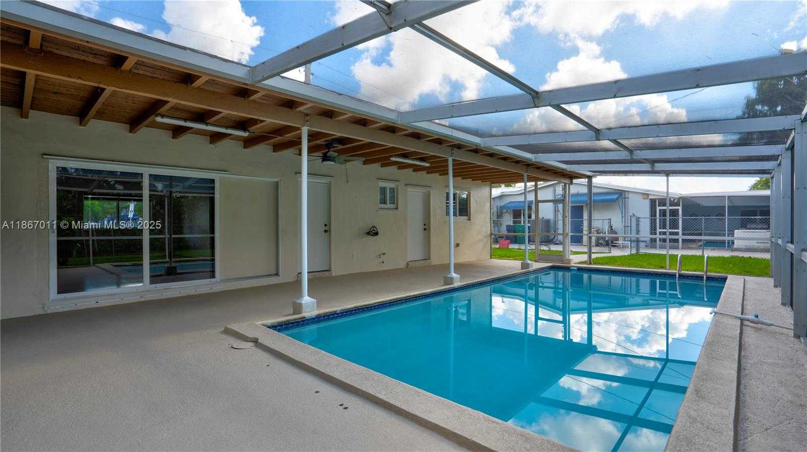 Small Image of 8942 SOUTH WEST 16TH ST, Miami Number 19