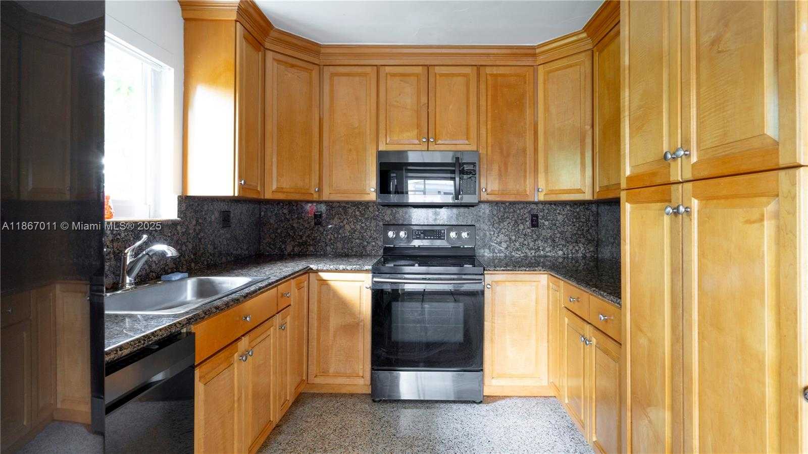 Small Image of 8942 SOUTH WEST 16TH ST, Miami Number 28