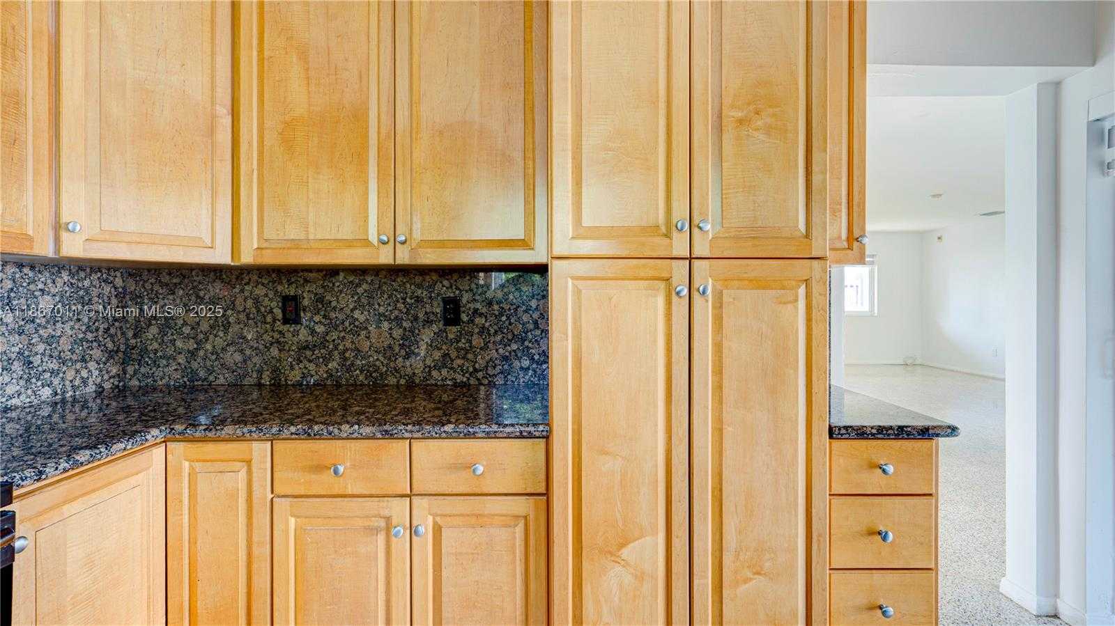Small Image of 8942 SOUTH WEST 16TH ST, Miami Number 31
