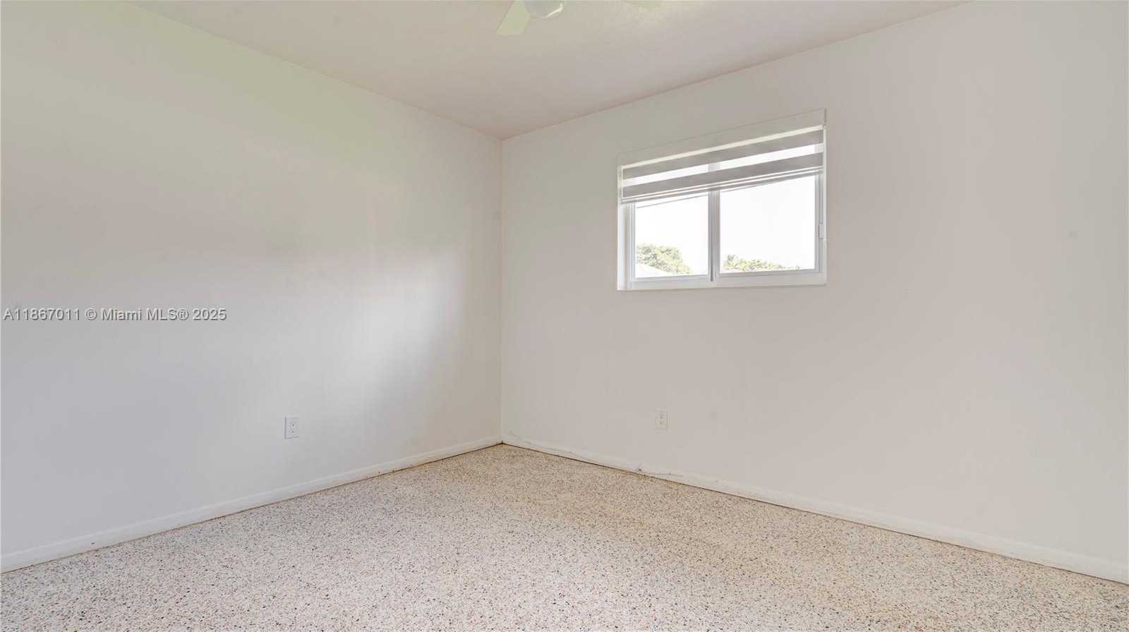 Small Image of 8942 SOUTH WEST 16TH ST, Miami Number 42