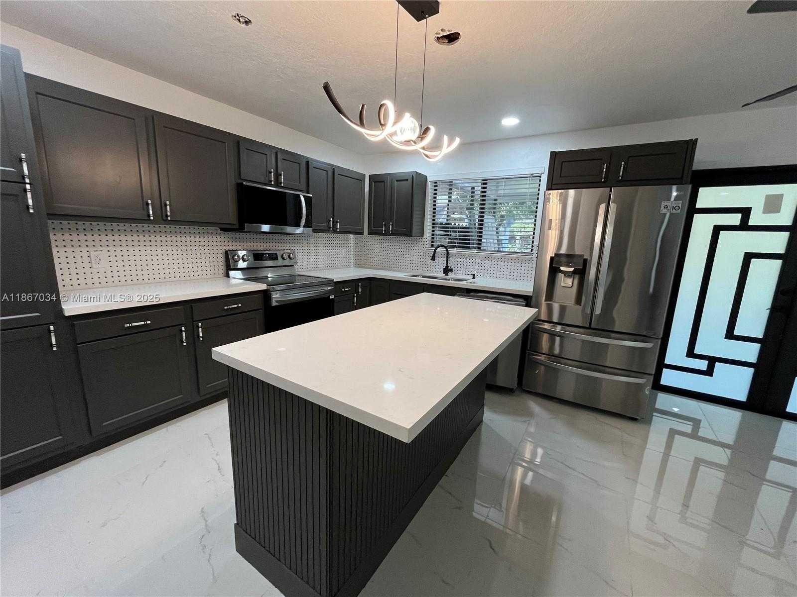 Small Image of 4661 NORTH WEST 4TH ST #1, Plantation Number 4