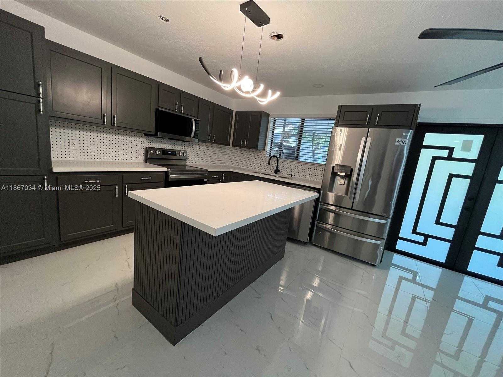 Small Image of 4661 NORTH WEST 4TH ST #1, Plantation Number 5