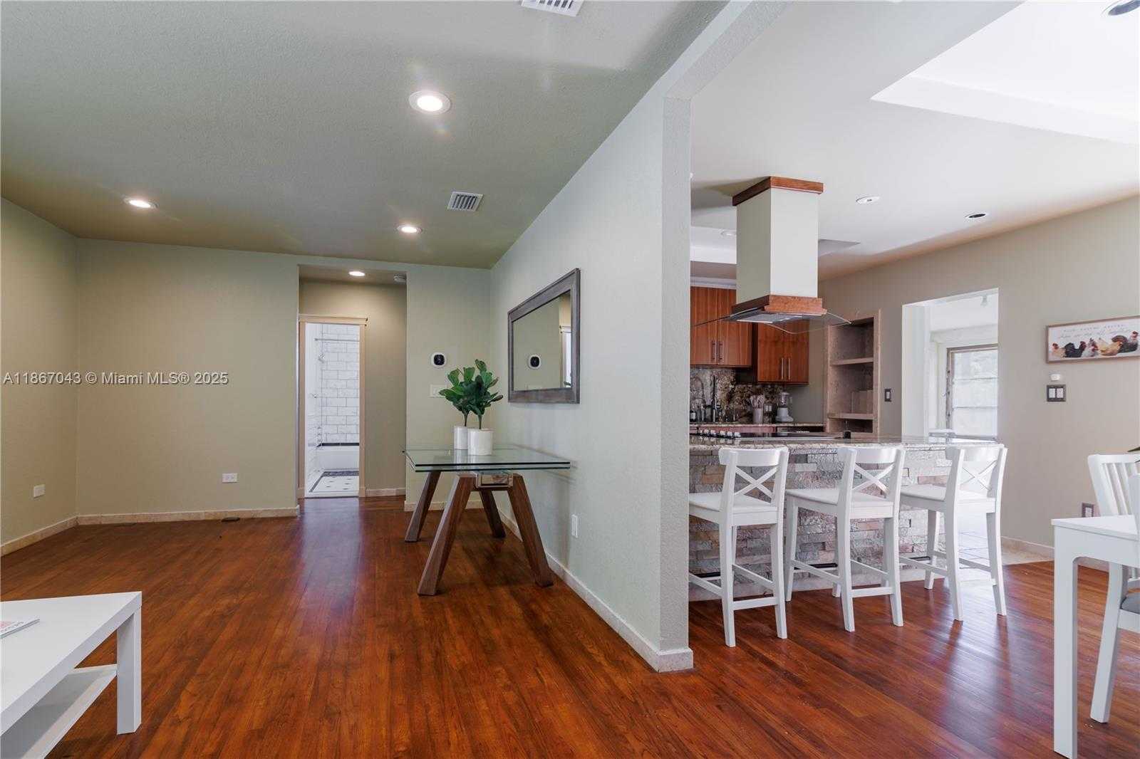 Small Image of 250 NORTH EAST 48TH ST, Miami Number 12
