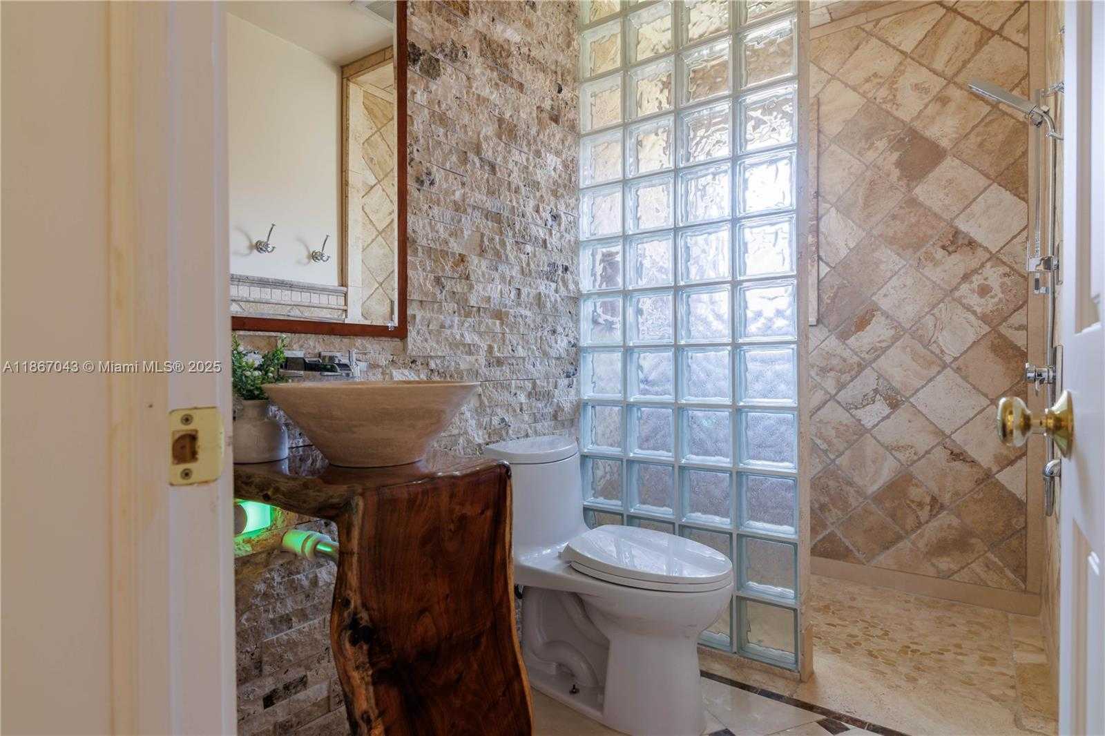 Small Image of 250 NORTH EAST 48TH ST, Miami Number 24