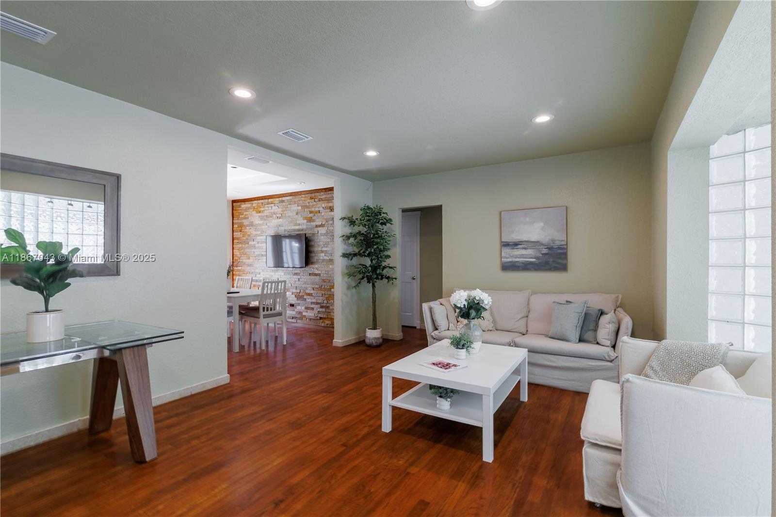 Small Image of 250 NORTH EAST 48TH ST, Miami Number 5