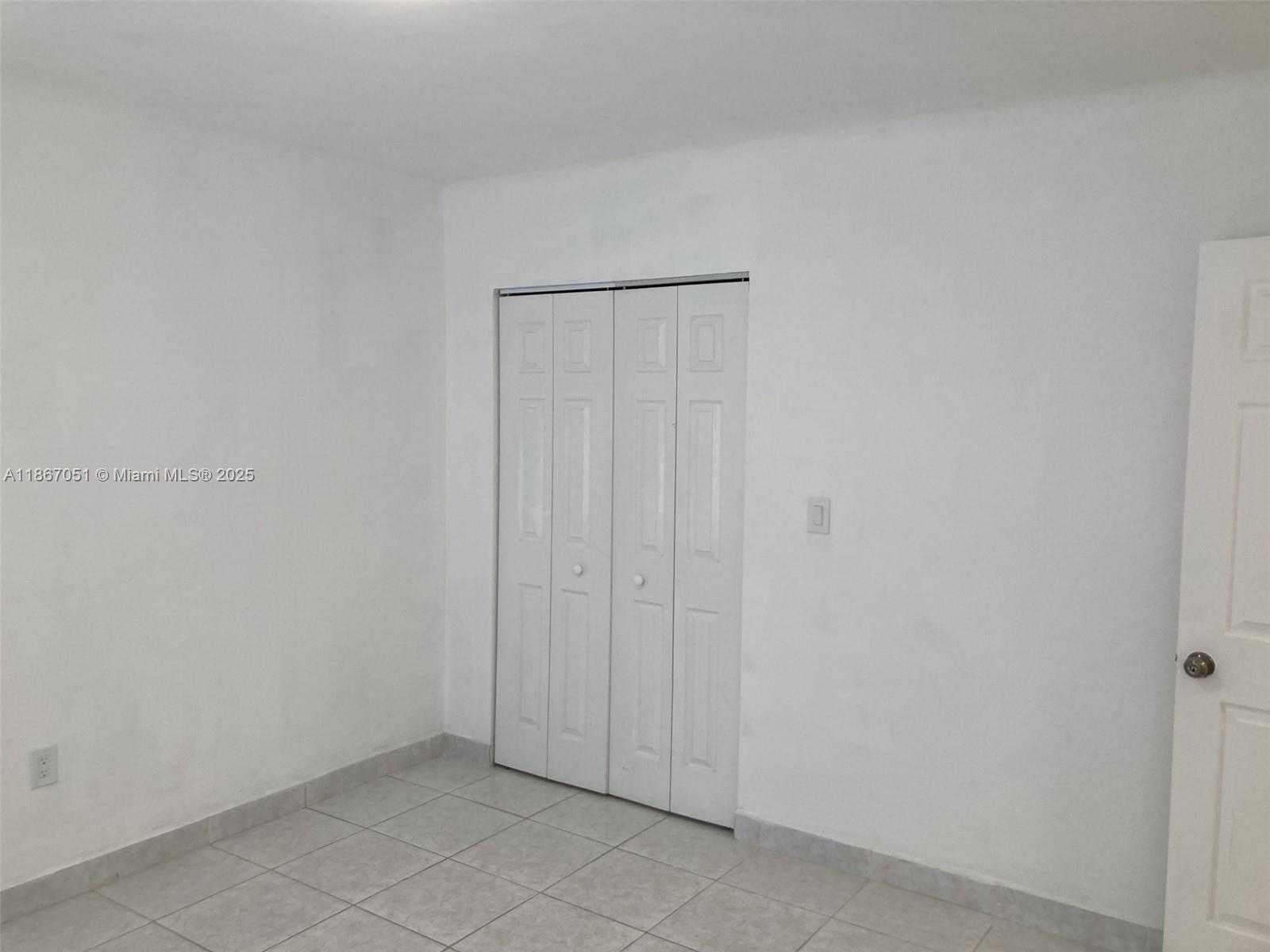Small Image of 2101 BAY DR #3, Miami Beach Number 26