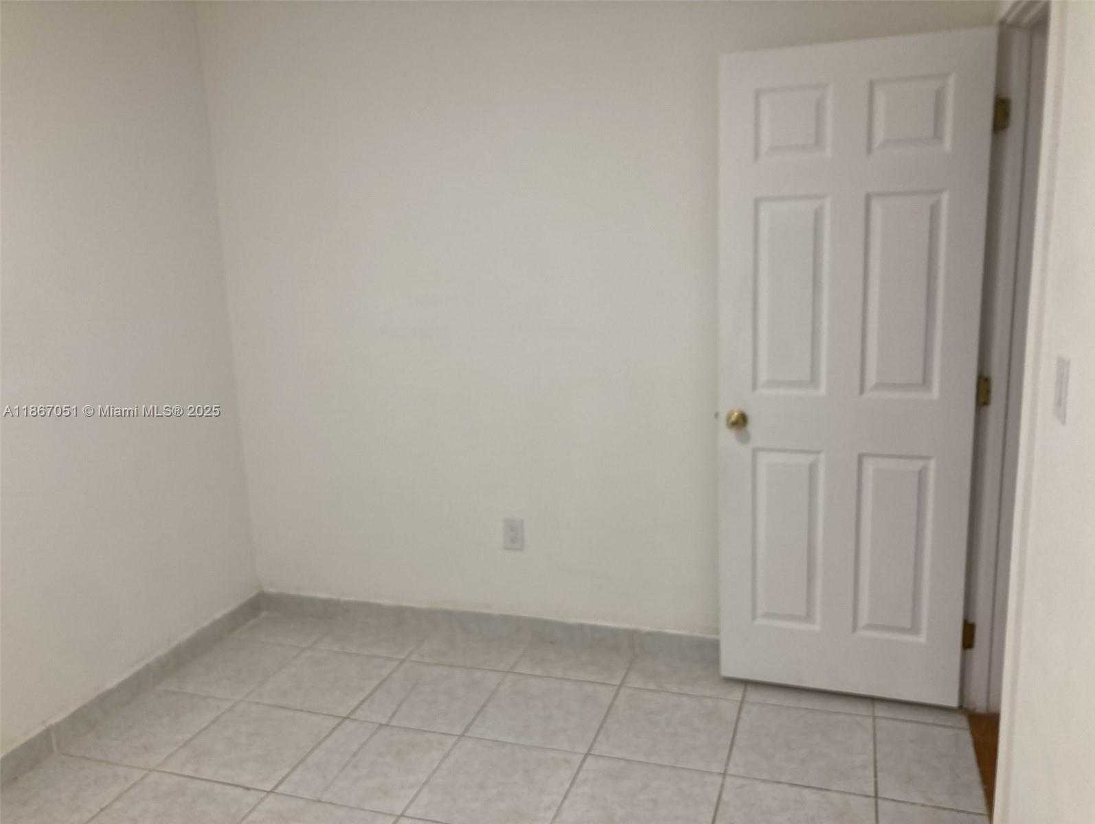 Small Image of 2101 BAY DR #3, Miami Beach Number 31