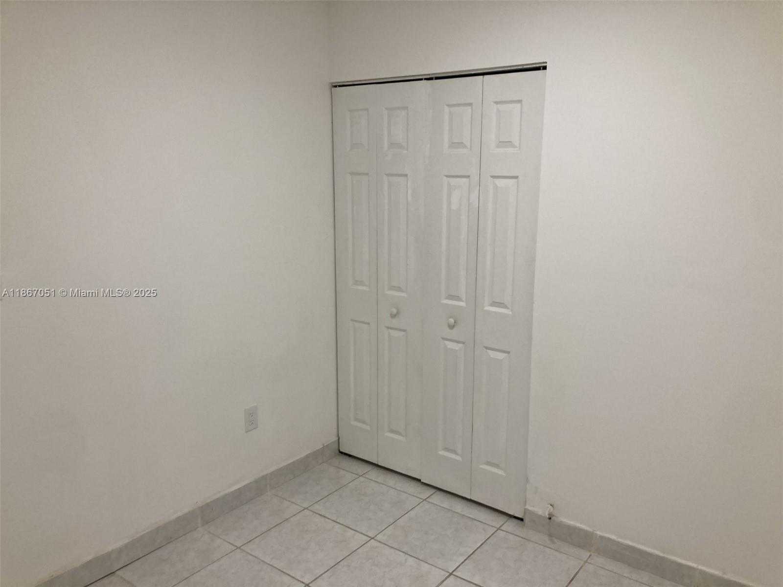 Small Image of 2101 BAY DR #3, Miami Beach Number 32