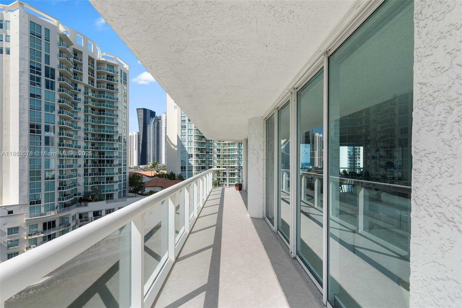Small Image of 16400 COLLINS AVE #946, Sunny Isles Beach Number 25