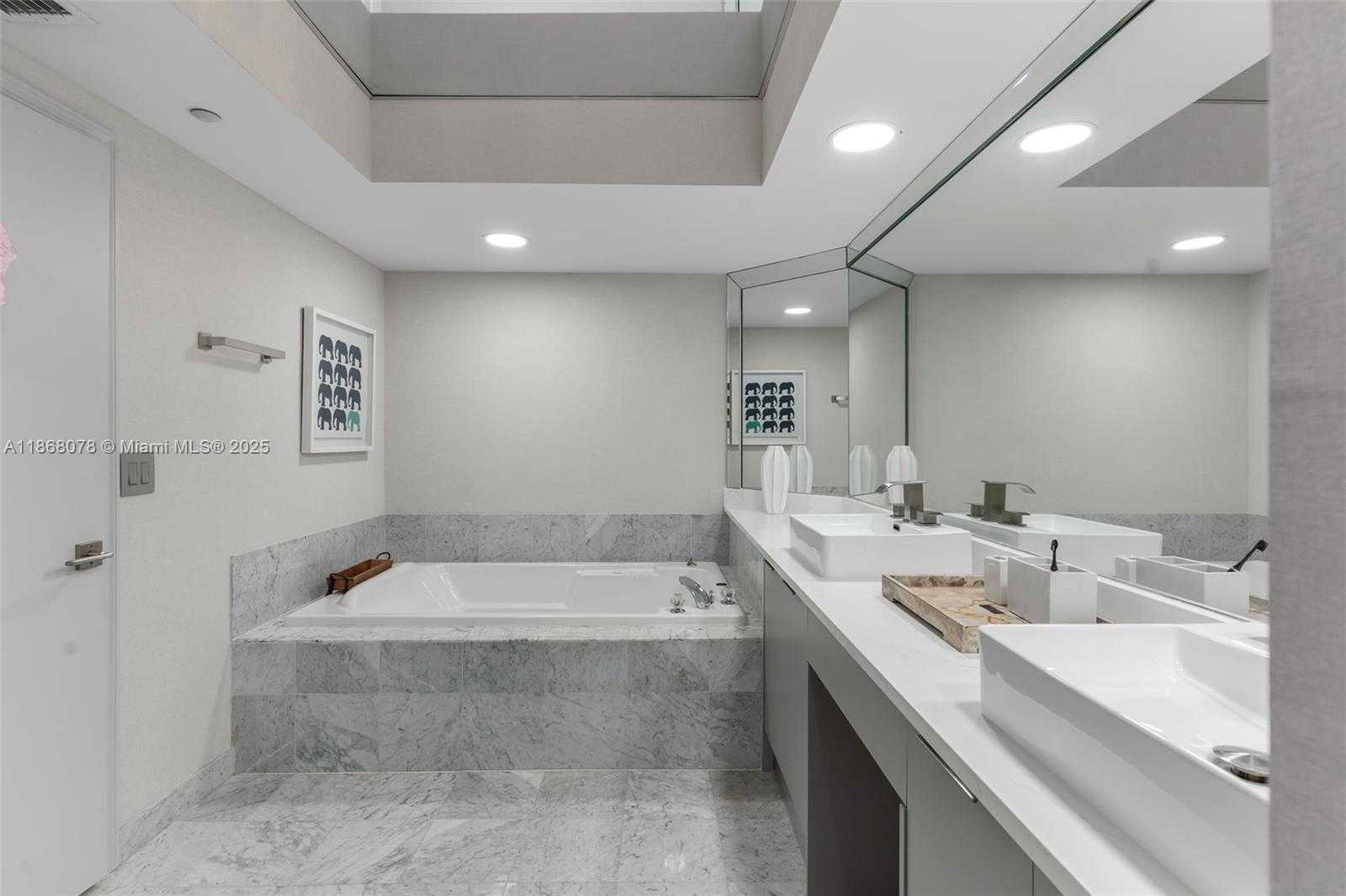 Small Image of 16400 COLLINS AVE #946, Sunny Isles Beach Number 26