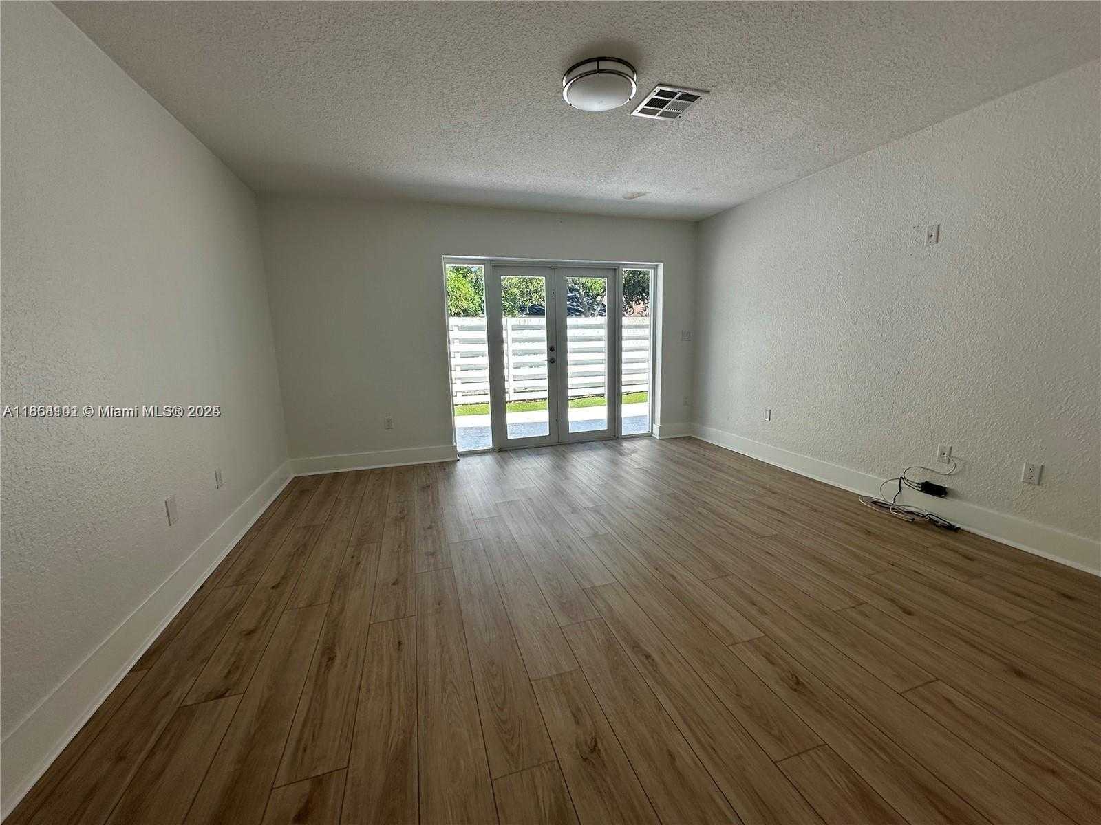Small Image of 14609 SOUTH WEST 143RD CT, Miami Number 12
