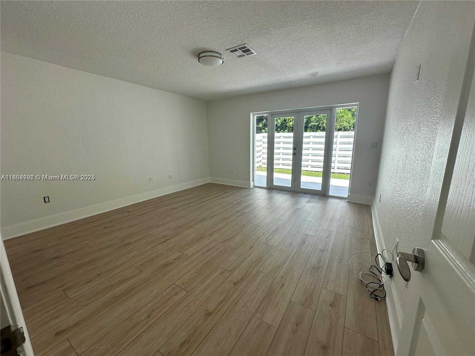 Small Image of 14609 SOUTH WEST 143RD CT, Miami Number 13