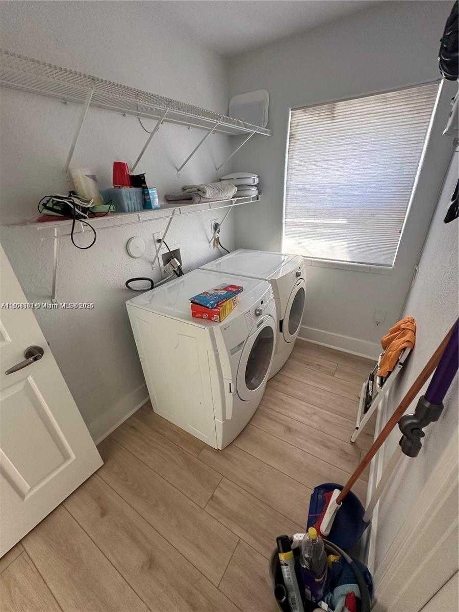 Small Image of 14609 SOUTH WEST 143RD CT, Miami Number 19