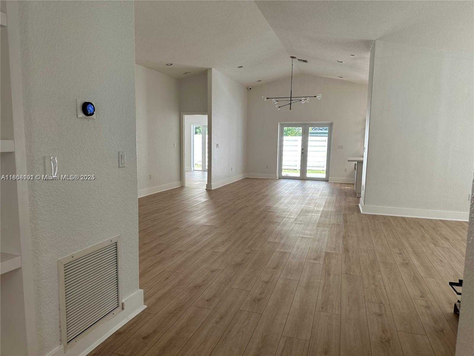 Small Image of 14609 SOUTH WEST 143RD CT, Miami Number 6