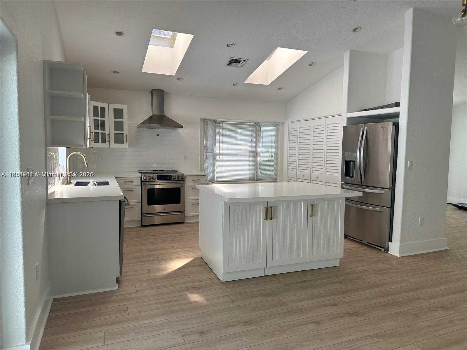 Small Image of 14609 SOUTH WEST 143RD CT, Miami Number 7