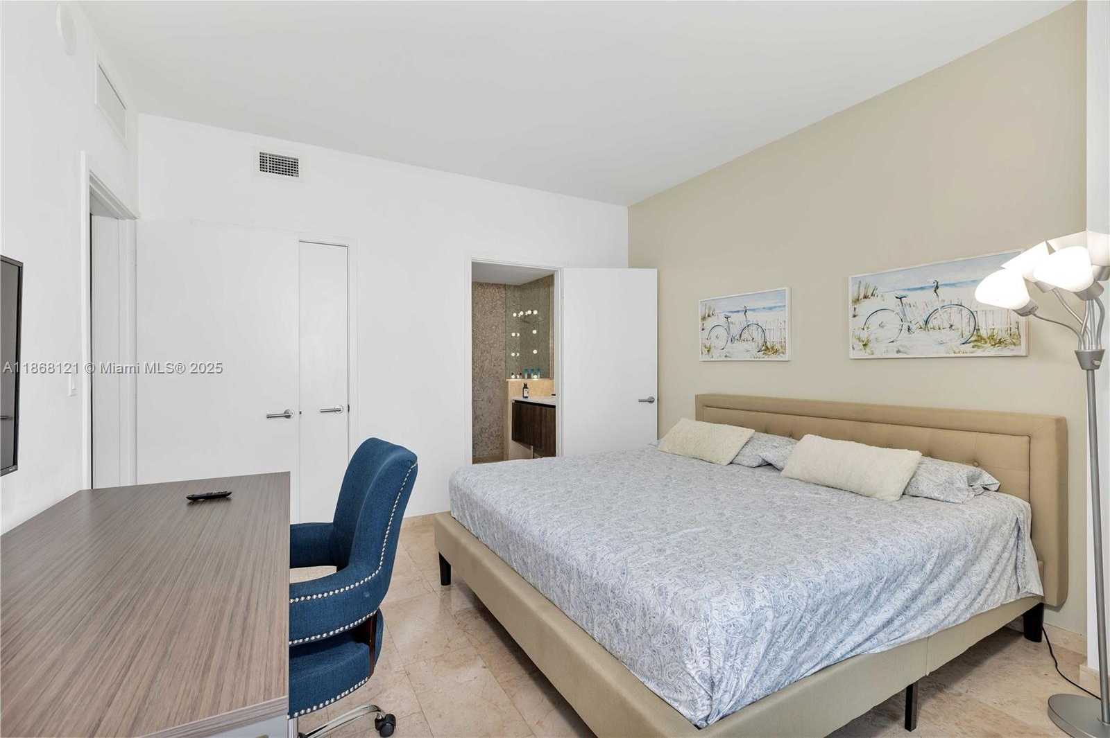 Small Image of 68 SOUTH EAST 6TH ST #1611, Miami Number 13