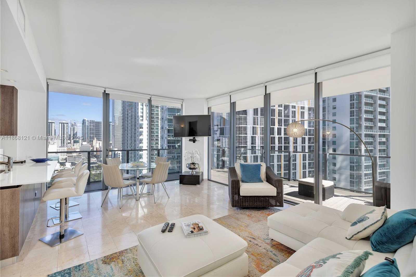 Small Image of 68 SOUTH EAST 6TH ST #1611, Miami Number 2