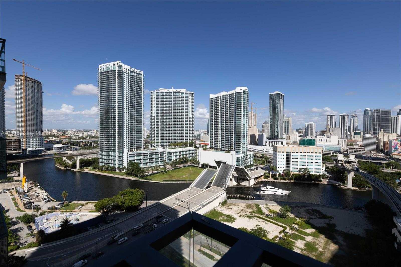 Small Image of 68 SOUTH EAST 6TH ST #1611, Miami Number 30