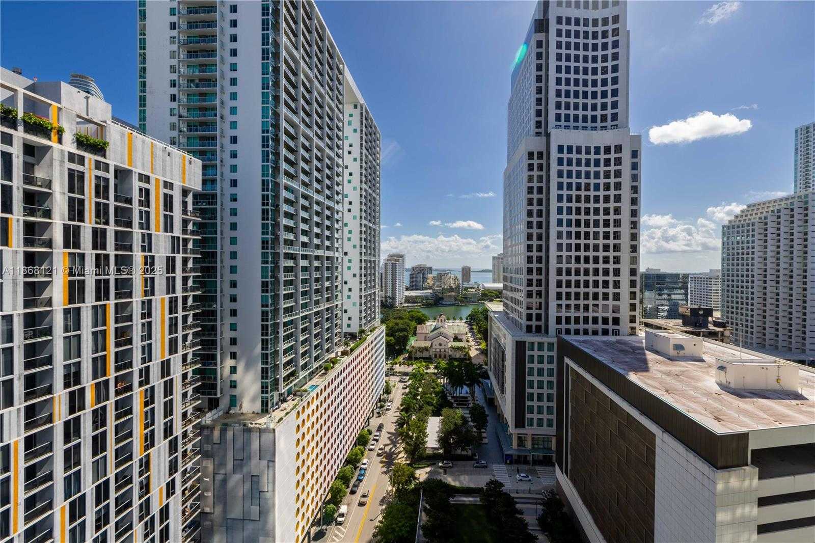 Small Image of 68 SOUTH EAST 6TH ST #1611, Miami Number 33