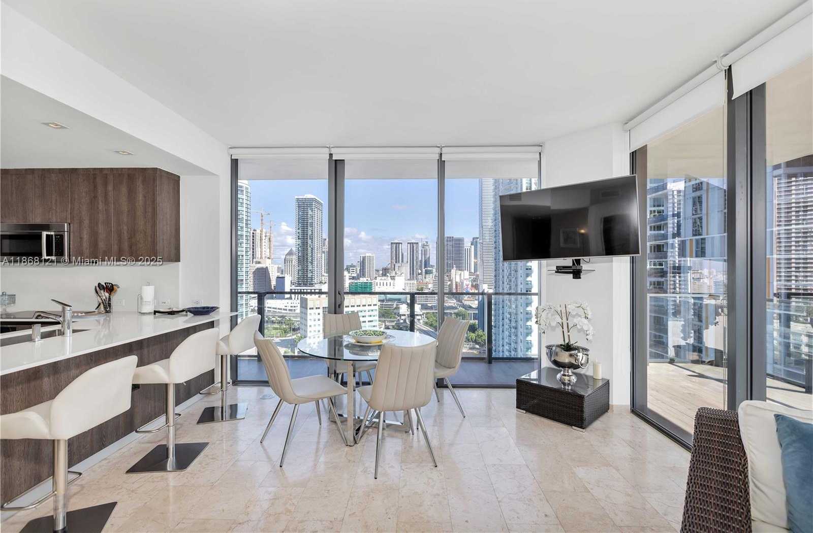 Small Image of 68 SOUTH EAST 6TH ST #1611, Miami Number 5