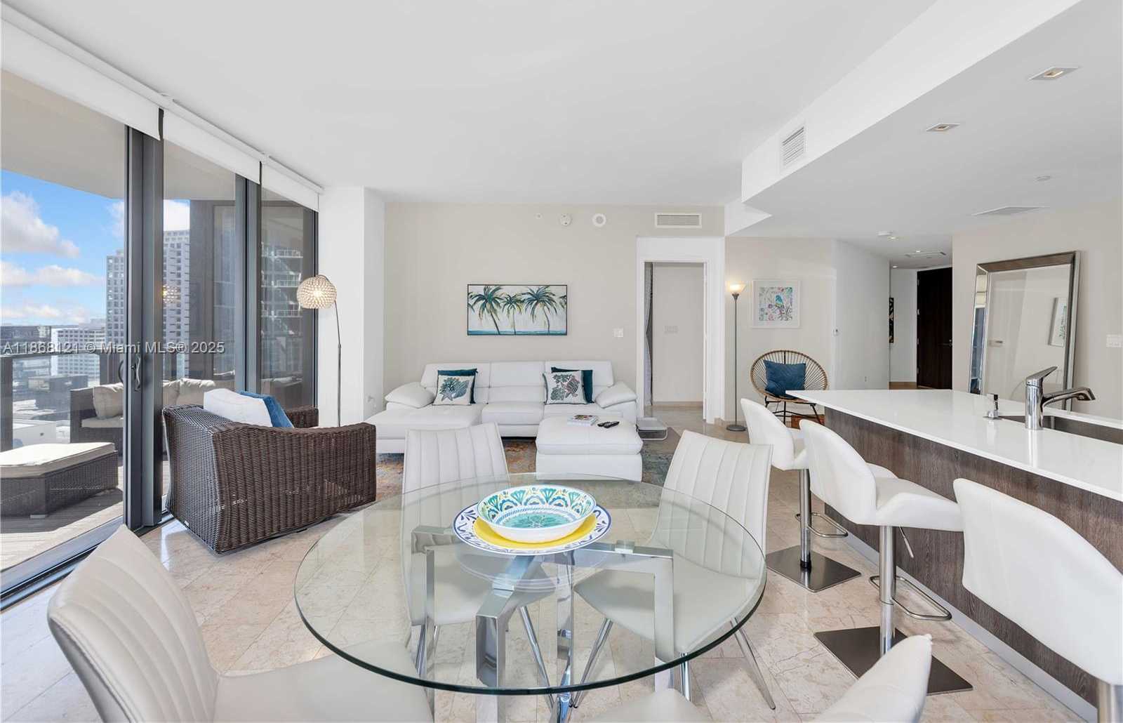 Small Image of 68 SOUTH EAST 6TH ST #1611, Miami Number 7