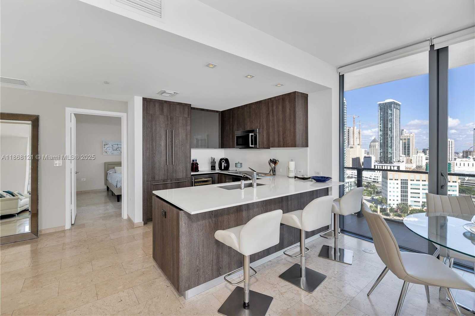 Small Image of 68 SOUTH EAST 6TH ST #1611, Miami Number 8