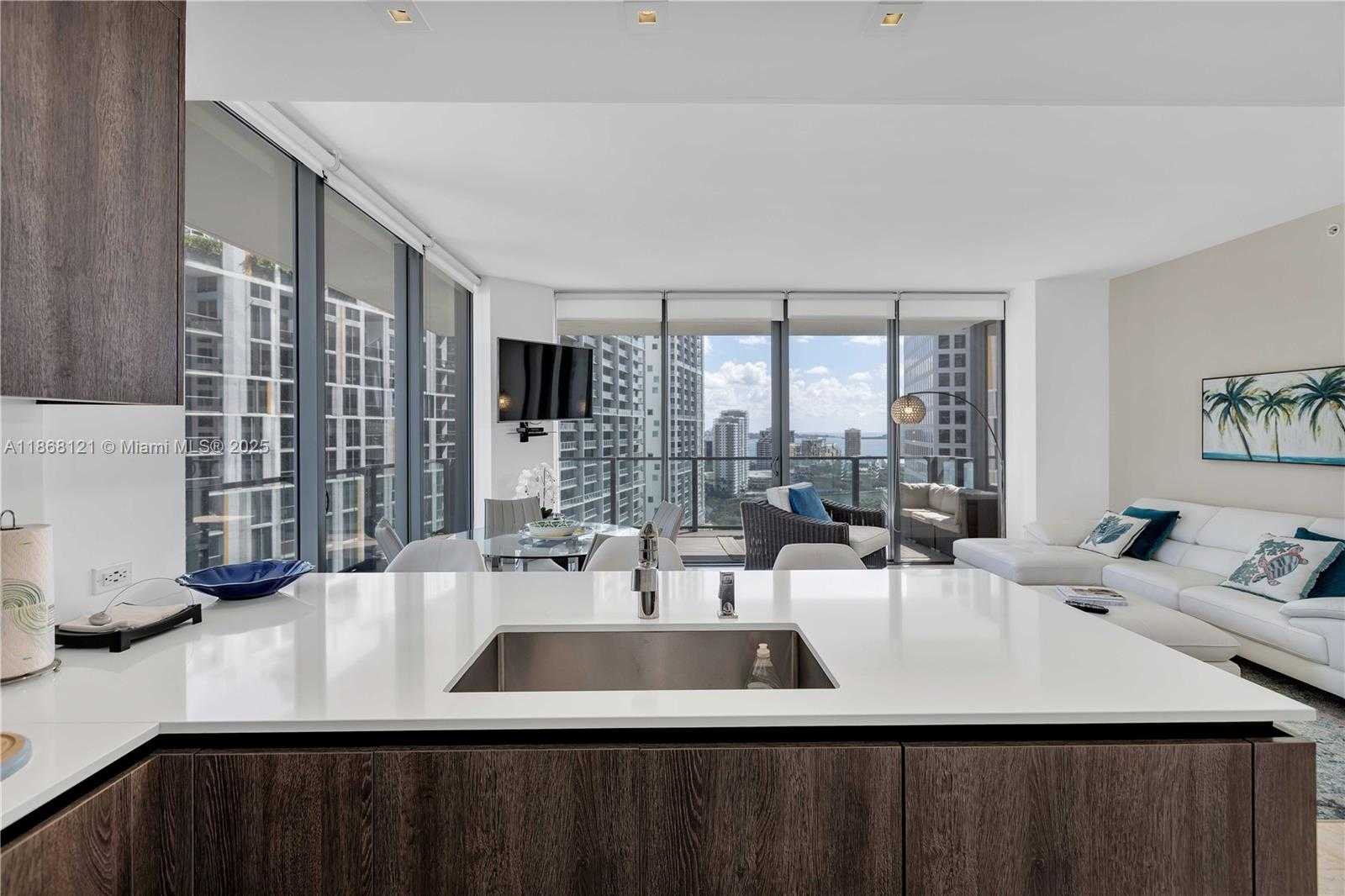 Small Image of 68 SOUTH EAST 6TH ST #1611, Miami Number 9
