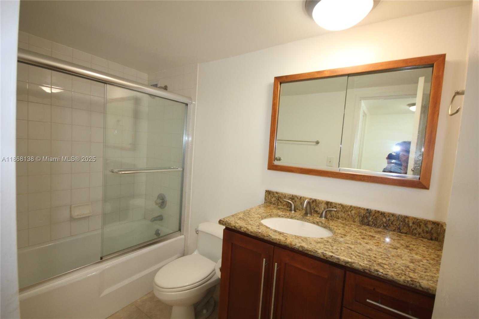Small Image of 5151 COLLINS AVE #422, Miami Beach Number 14