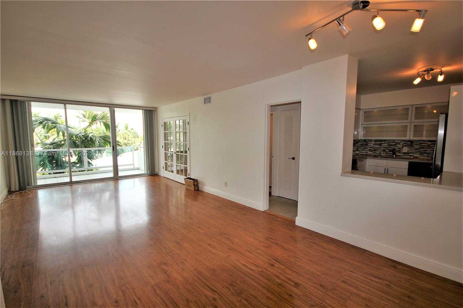 Small Image of 5151 COLLINS AVE #422, Miami Beach Number 3