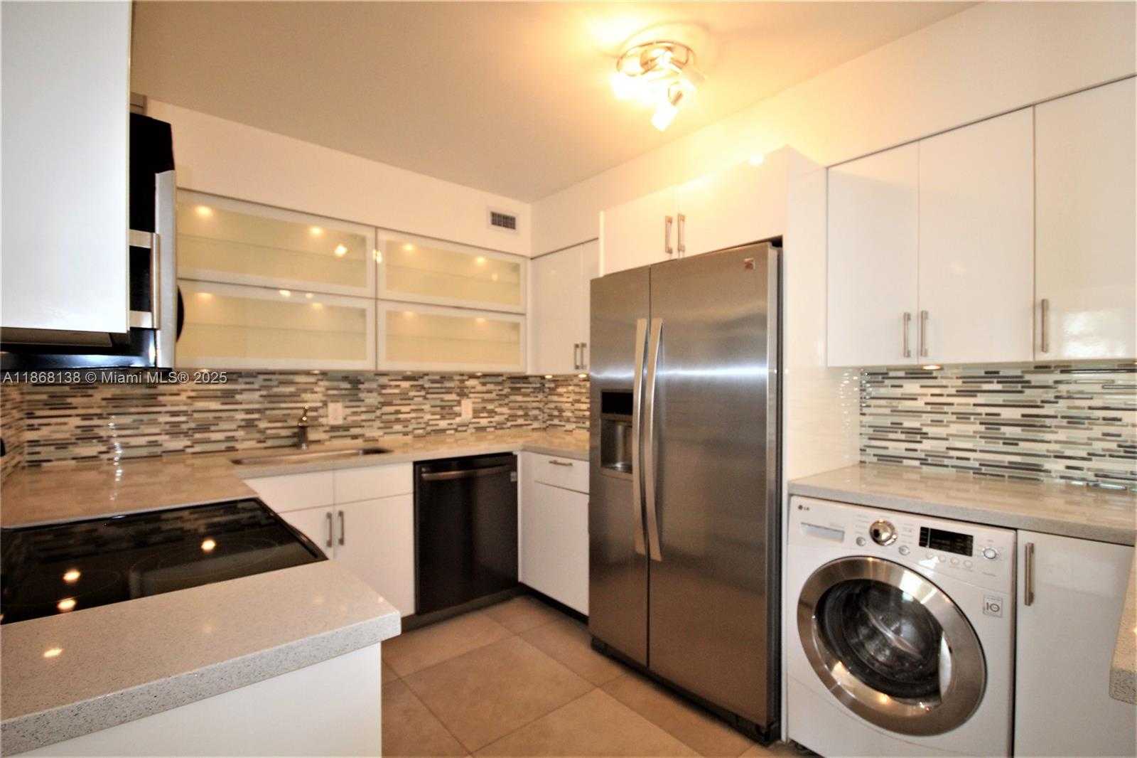 Small Image of 5151 COLLINS AVE #422, Miami Beach Number 4