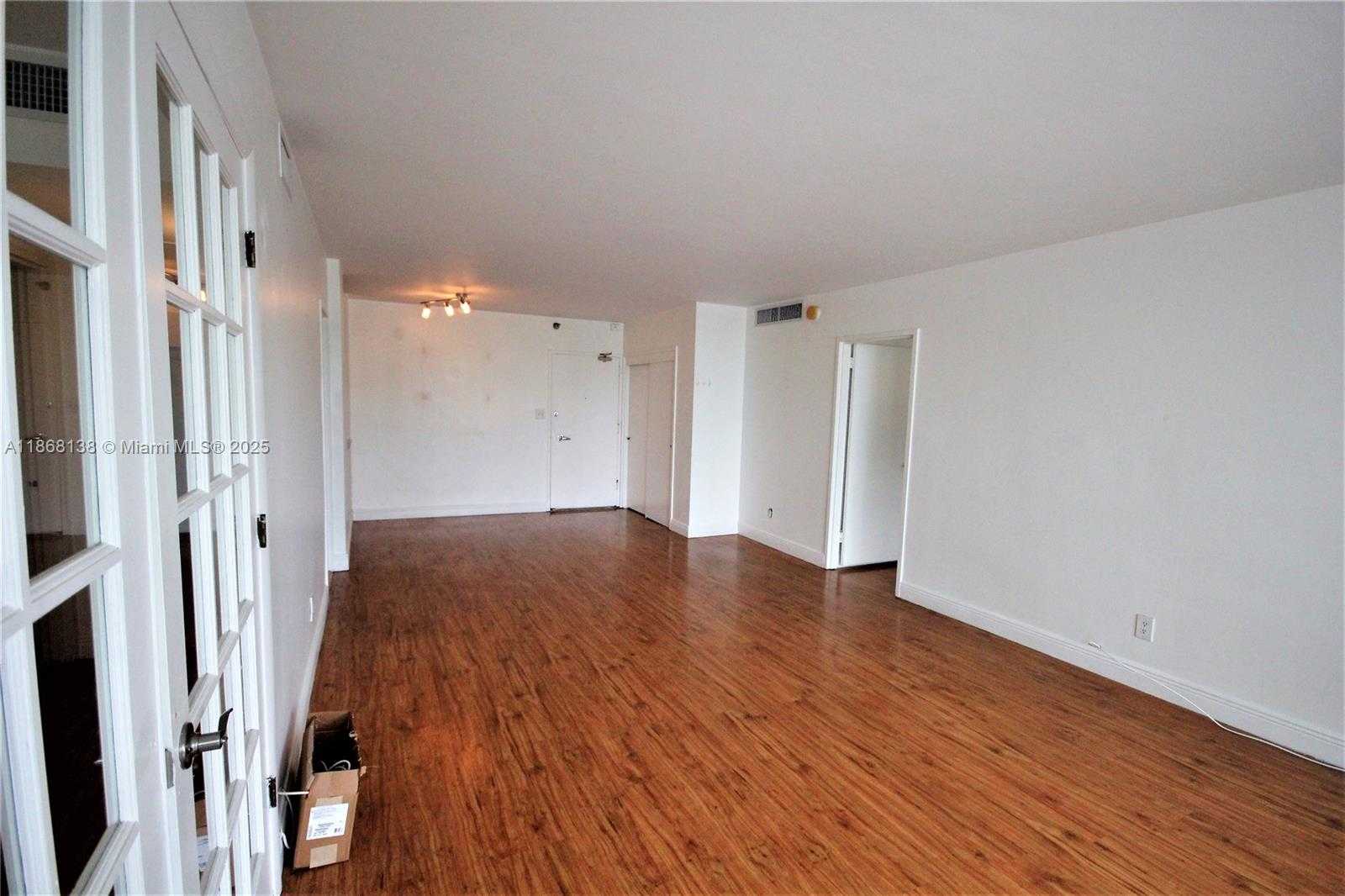 Small Image of 5151 COLLINS AVE #422, Miami Beach Number 6