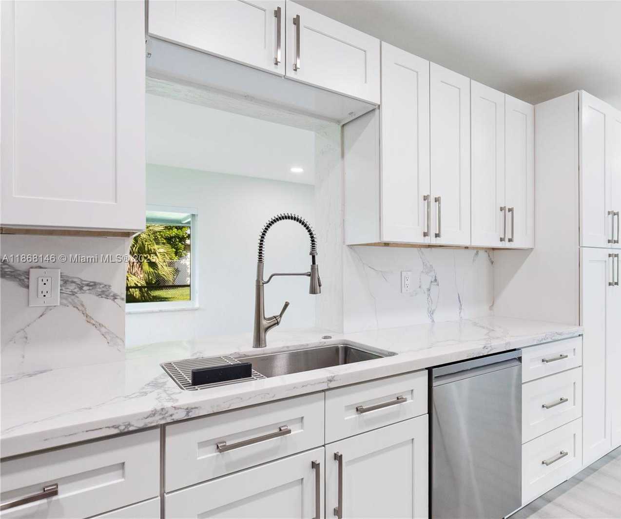 Small Image of 7003 NORTH WEST 99TH AVE, Tamarac Number 10