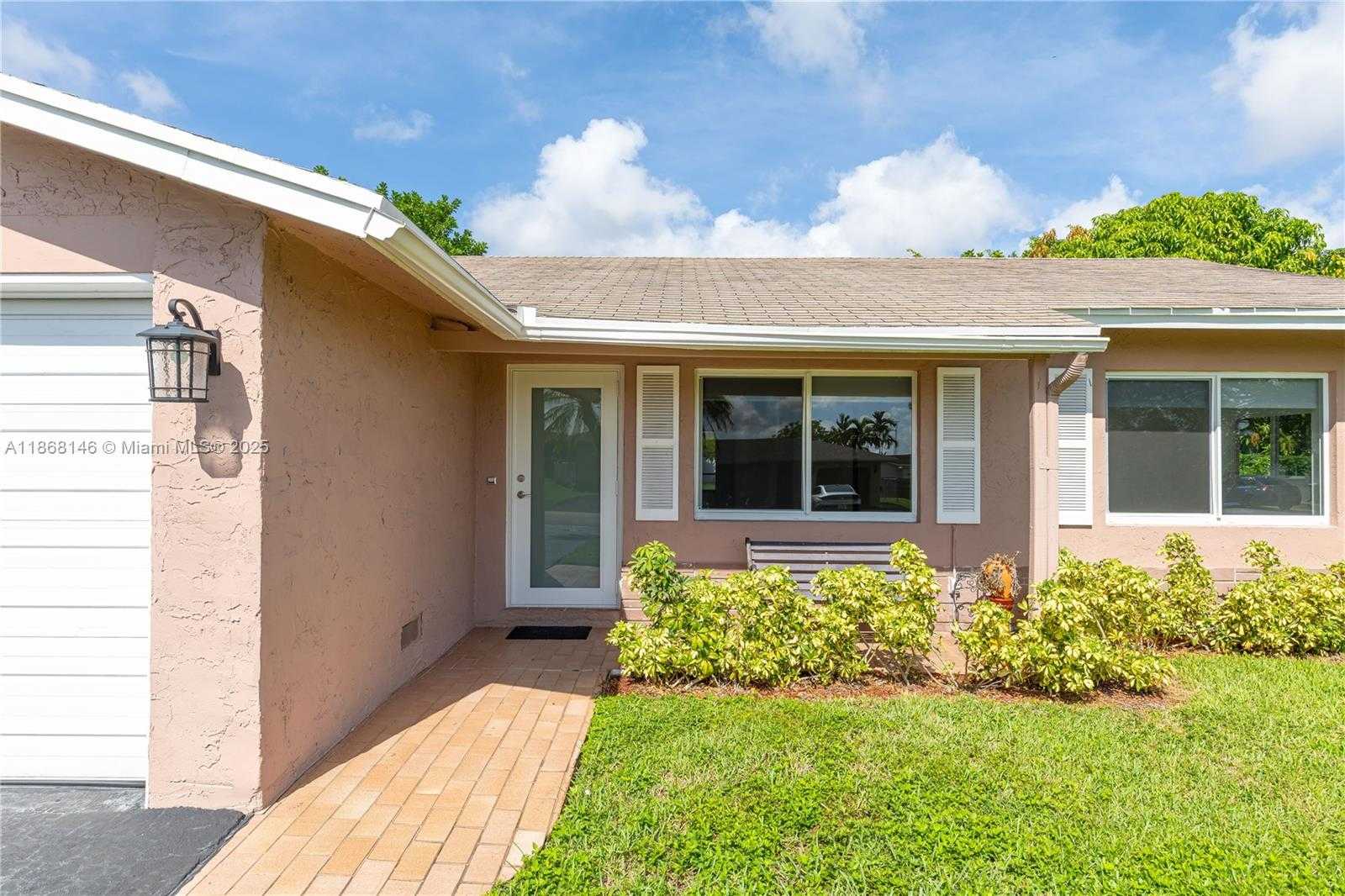 Small Image of 7003 NORTH WEST 99TH AVE, Tamarac Number 2