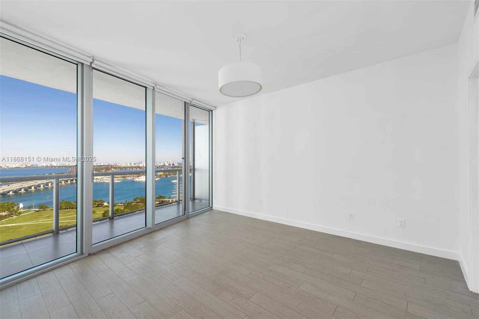 Small Image of 888 BISCAYNE BLVD #2712, Miami Number 11