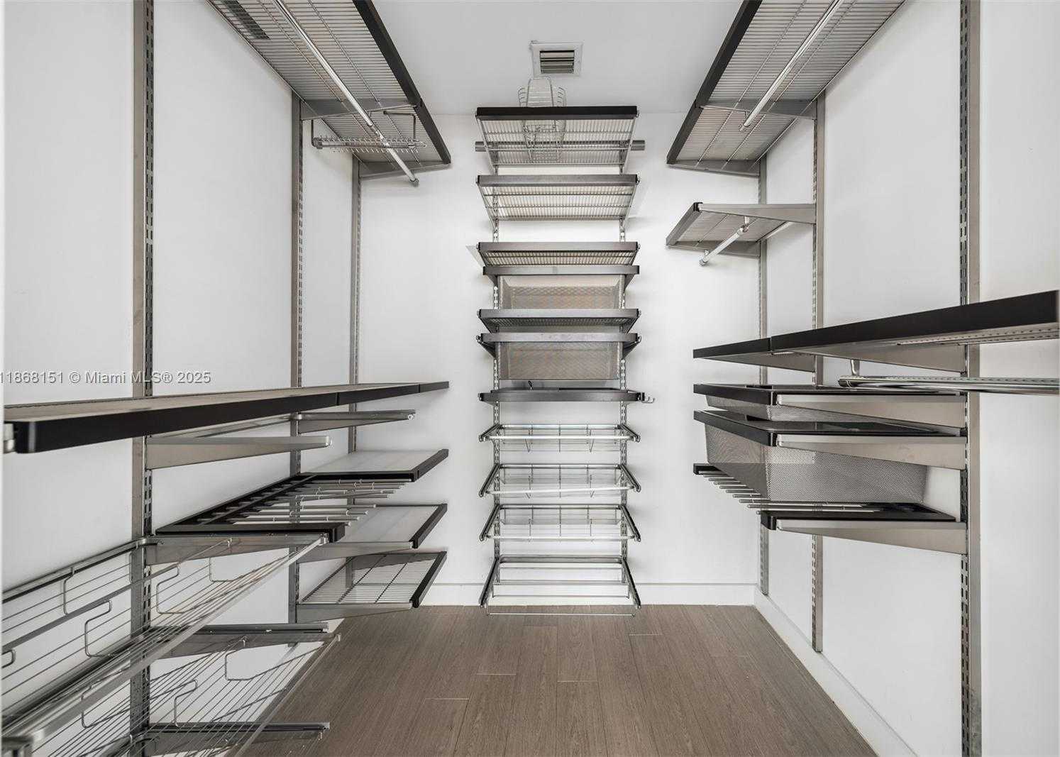 Small Image of 888 BISCAYNE BLVD #2712, Miami Number 15