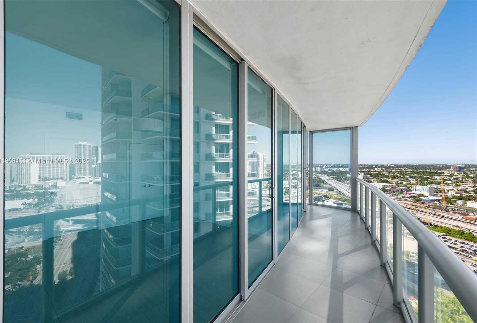 Small Image of 888 BISCAYNE BLVD #2712, Miami Number 22