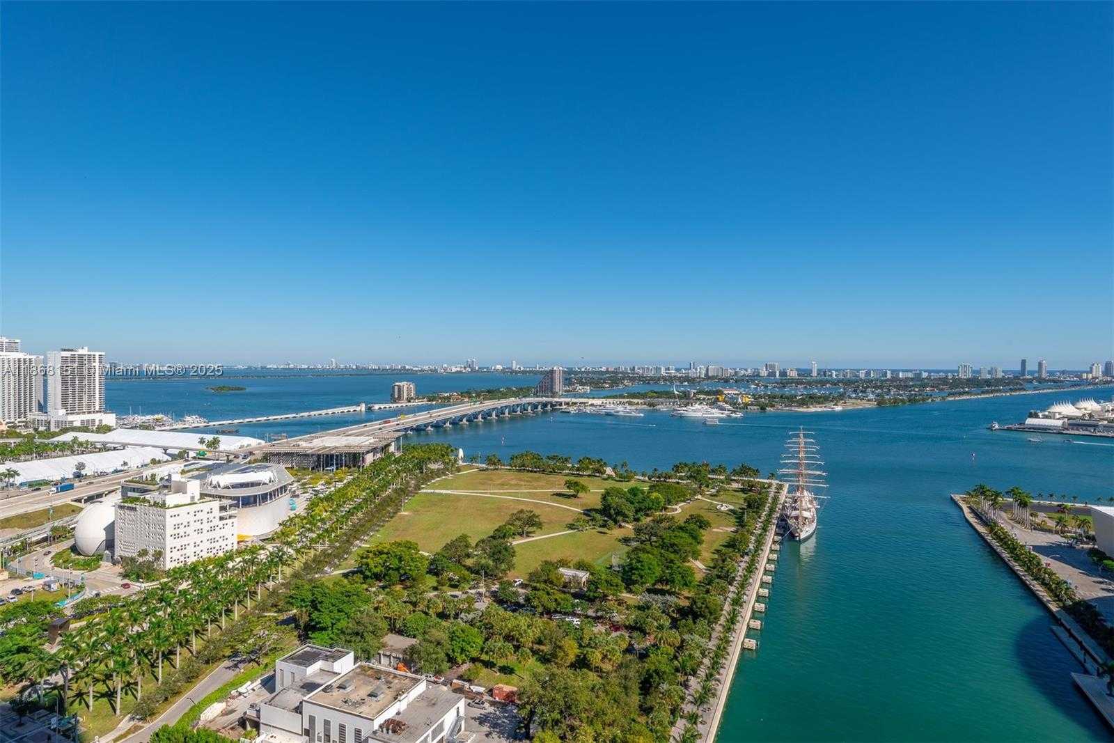 Small Image of 888 BISCAYNE BLVD #2712, Miami Number 27