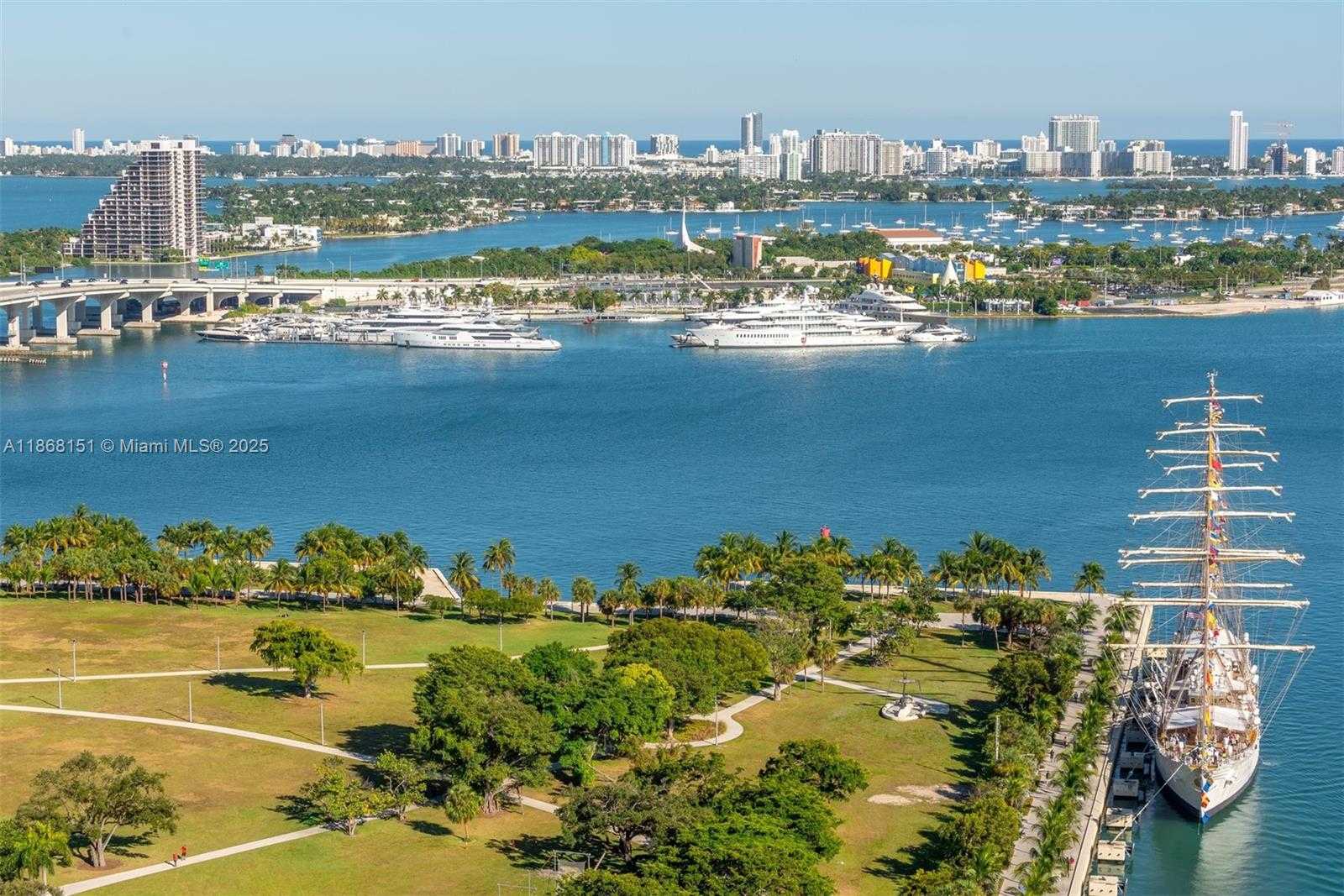 Small Image of 888 BISCAYNE BLVD #2712, Miami Number 33