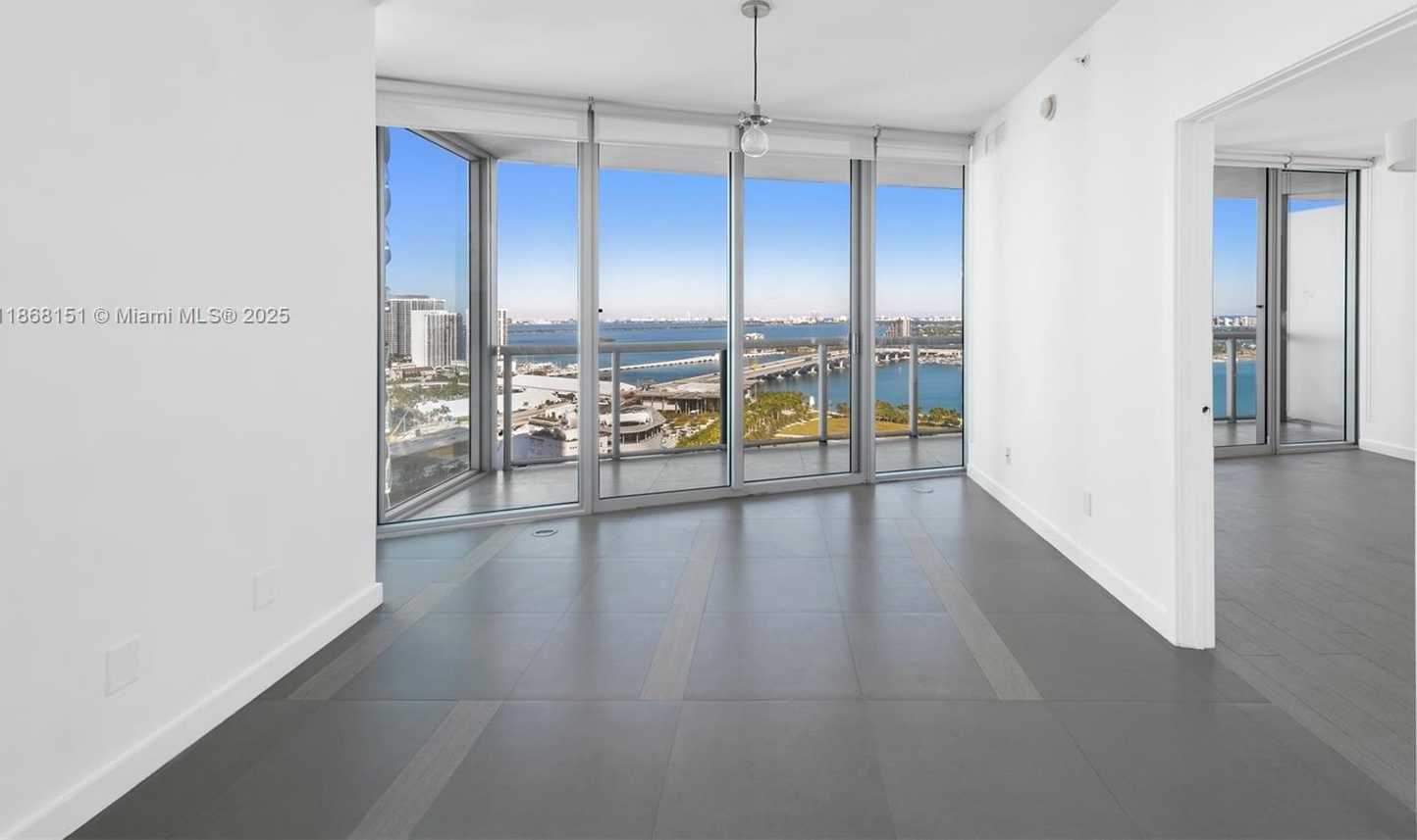 Small Image of 888 BISCAYNE BLVD #2712, Miami Number 4