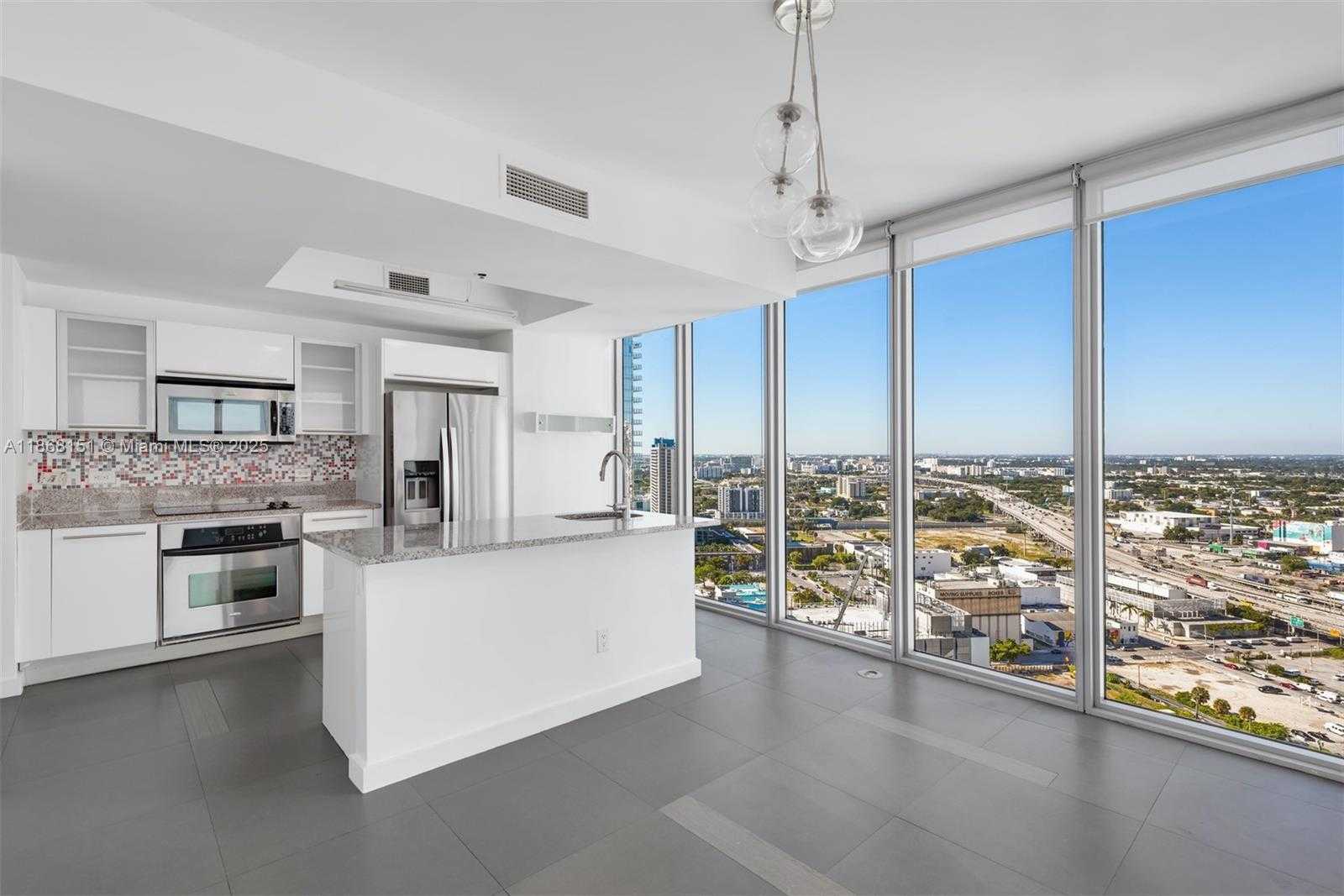 Small Image of 888 BISCAYNE BLVD #2712, Miami Number 7