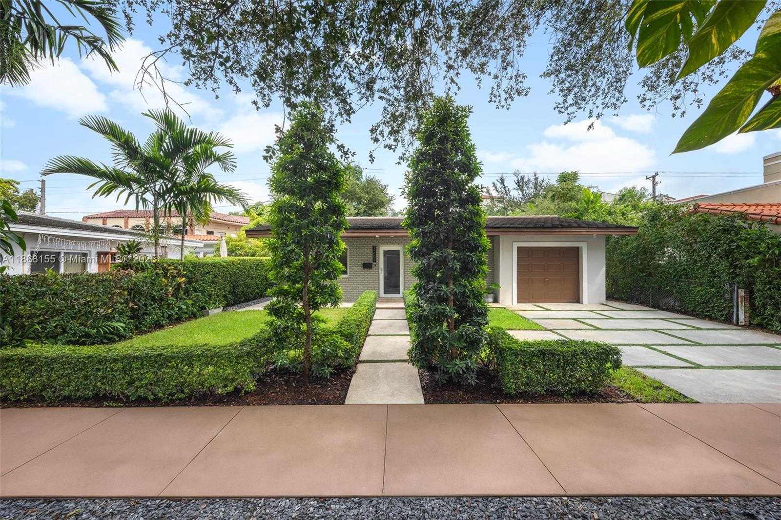 Small Image of 1261 SAN MIGUEL AVE, Coral Gables Number 2