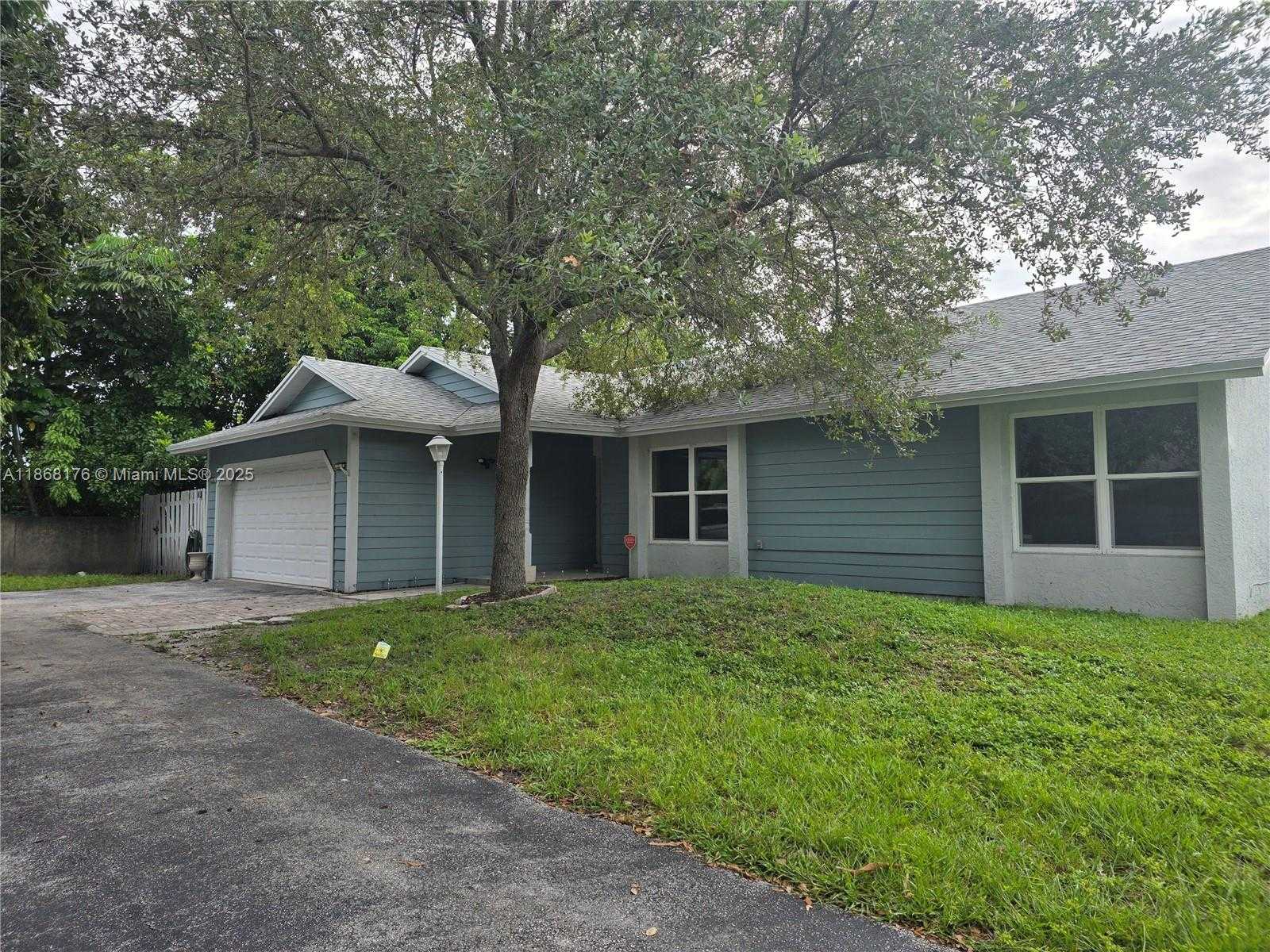 Small Image of 7761 NORTH WEST 4TH ST, Plantation Number 35