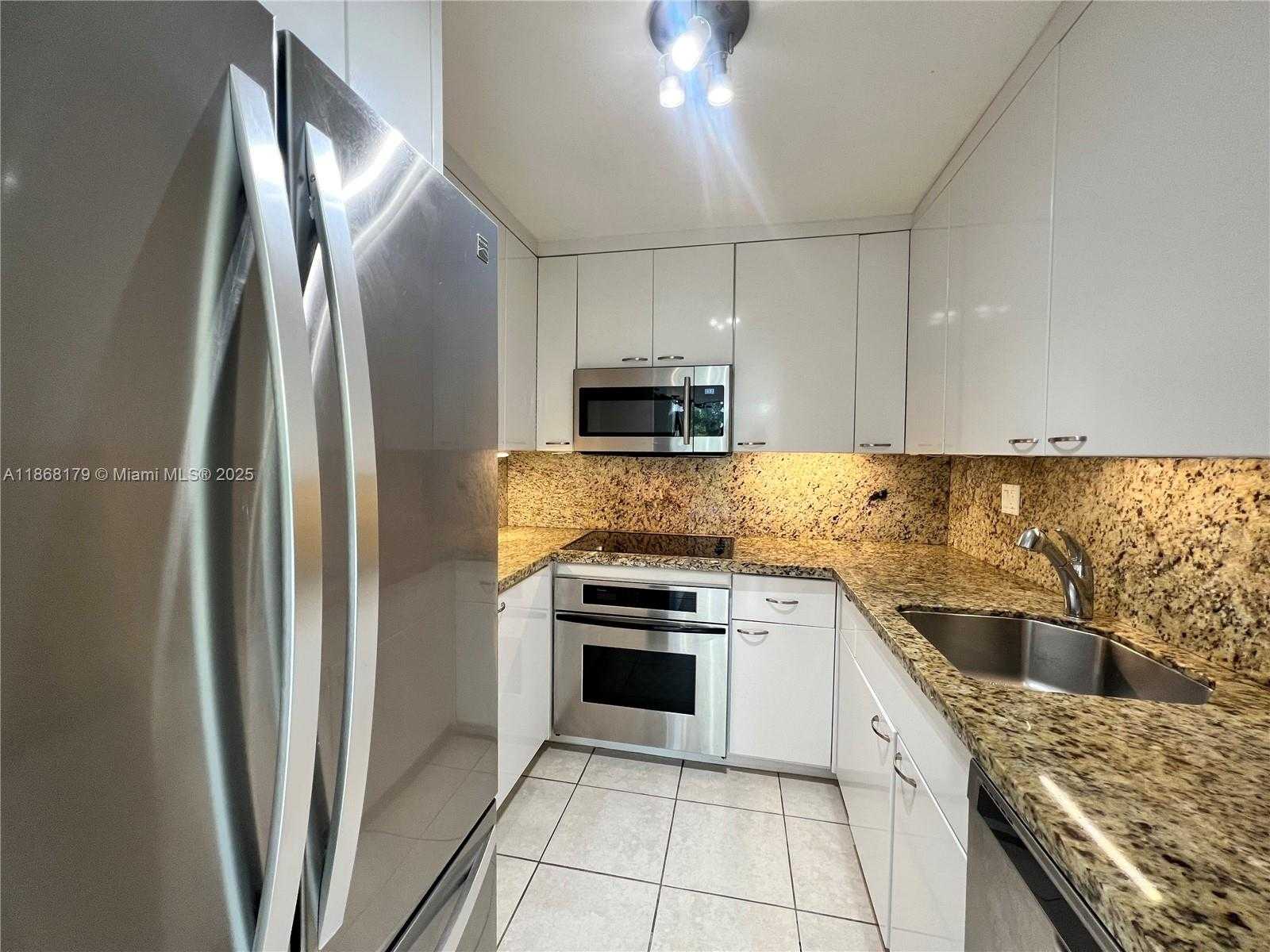 Small Image of 155 SUNRISE DR #3A, Key Biscayne Number 10