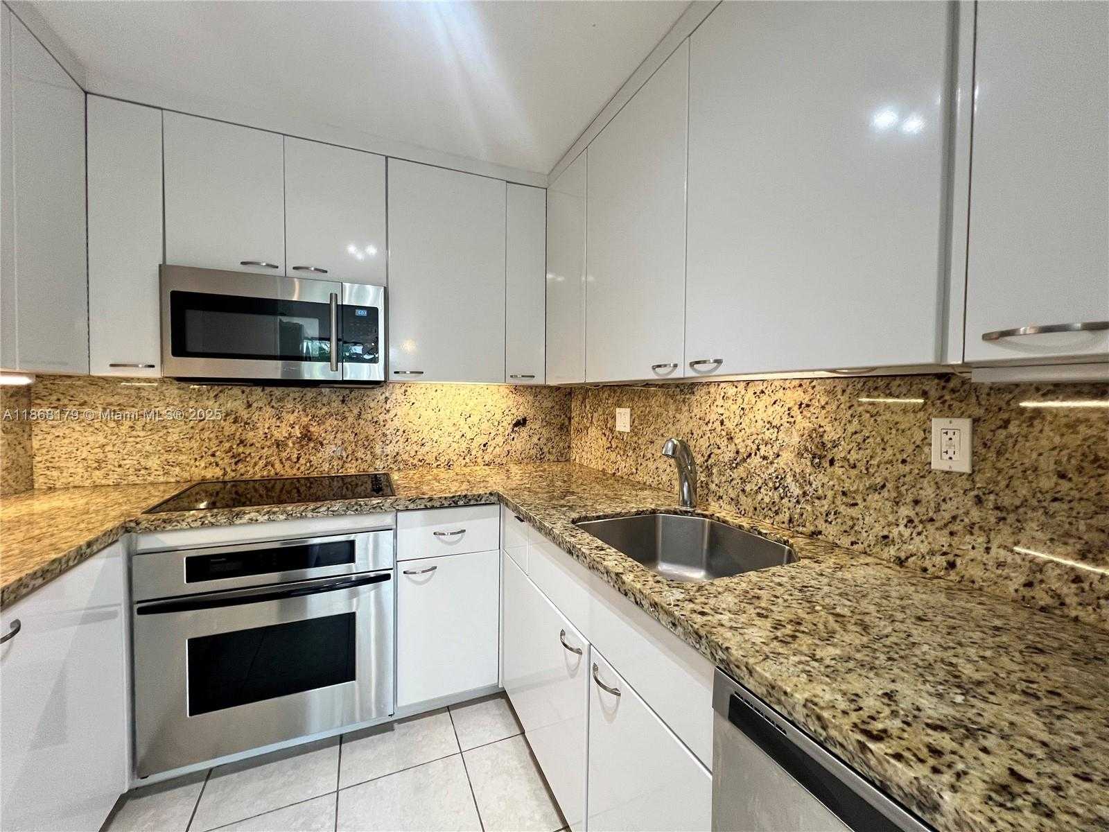 Small Image of 155 SUNRISE DR #3A, Key Biscayne Number 12