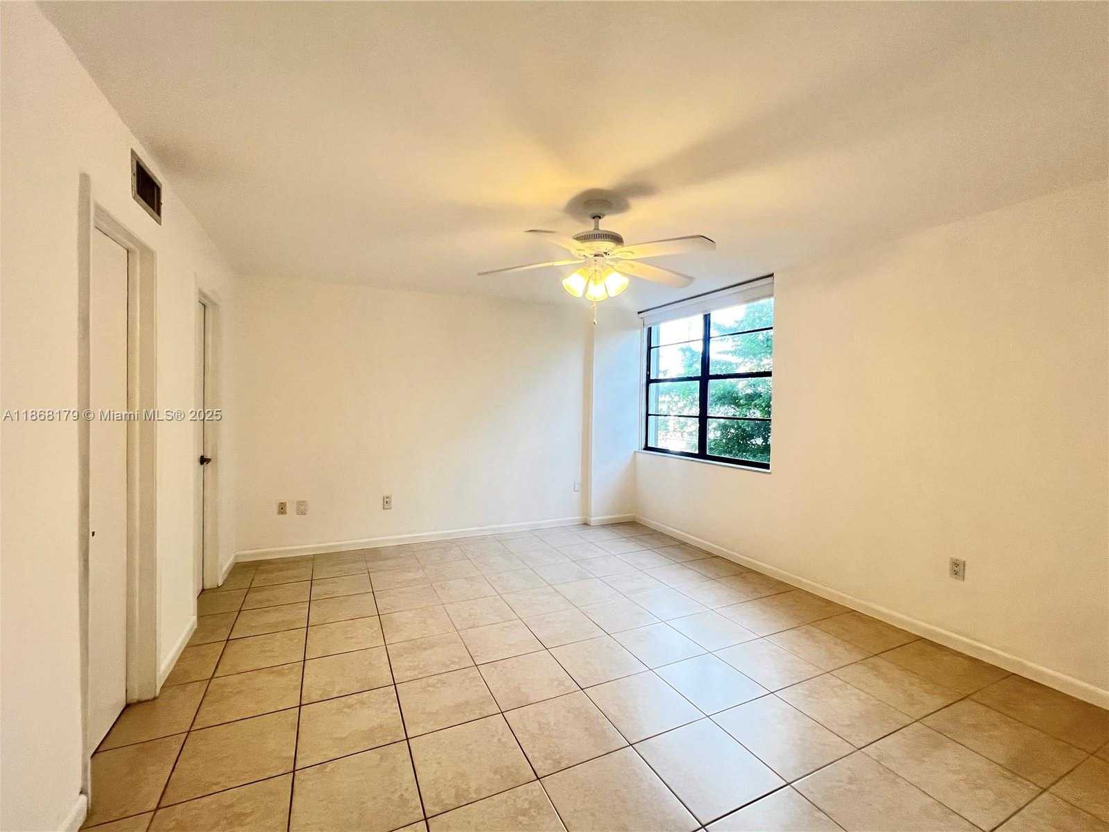 Small Image of 155 SUNRISE DR #3A, Key Biscayne Number 17