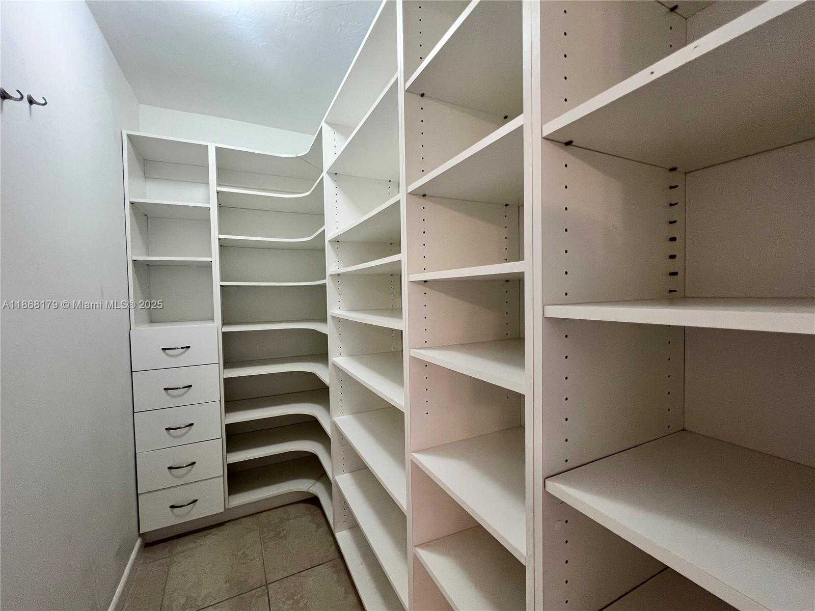 Small Image of 155 SUNRISE DR #3A, Key Biscayne Number 20