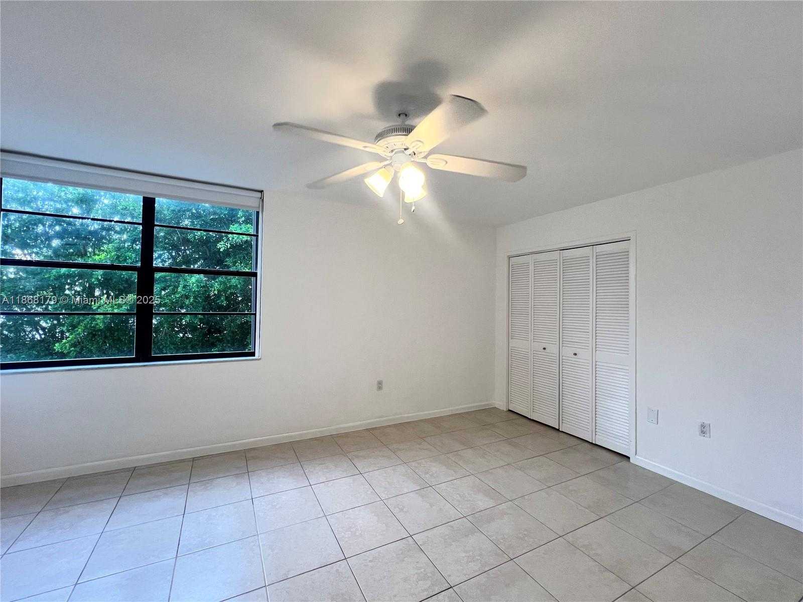 Small Image of 155 SUNRISE DR #3A, Key Biscayne Number 21