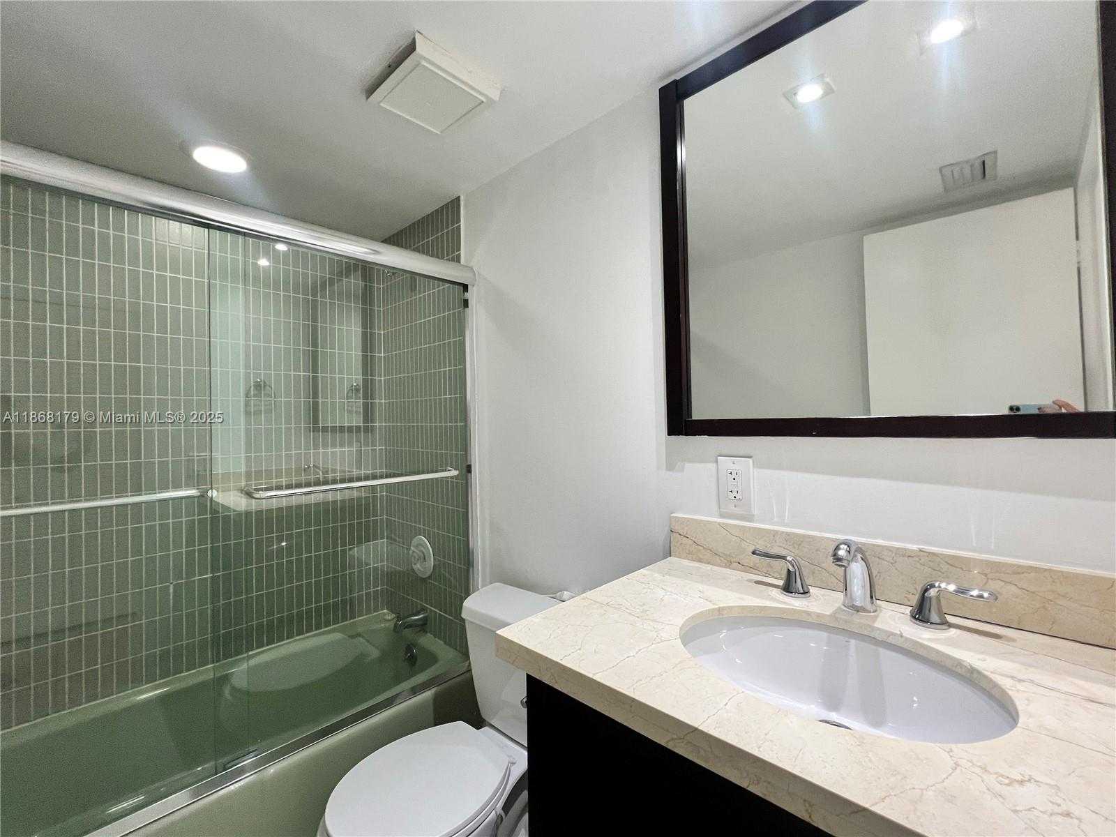 Small Image of 155 SUNRISE DR #3A, Key Biscayne Number 25