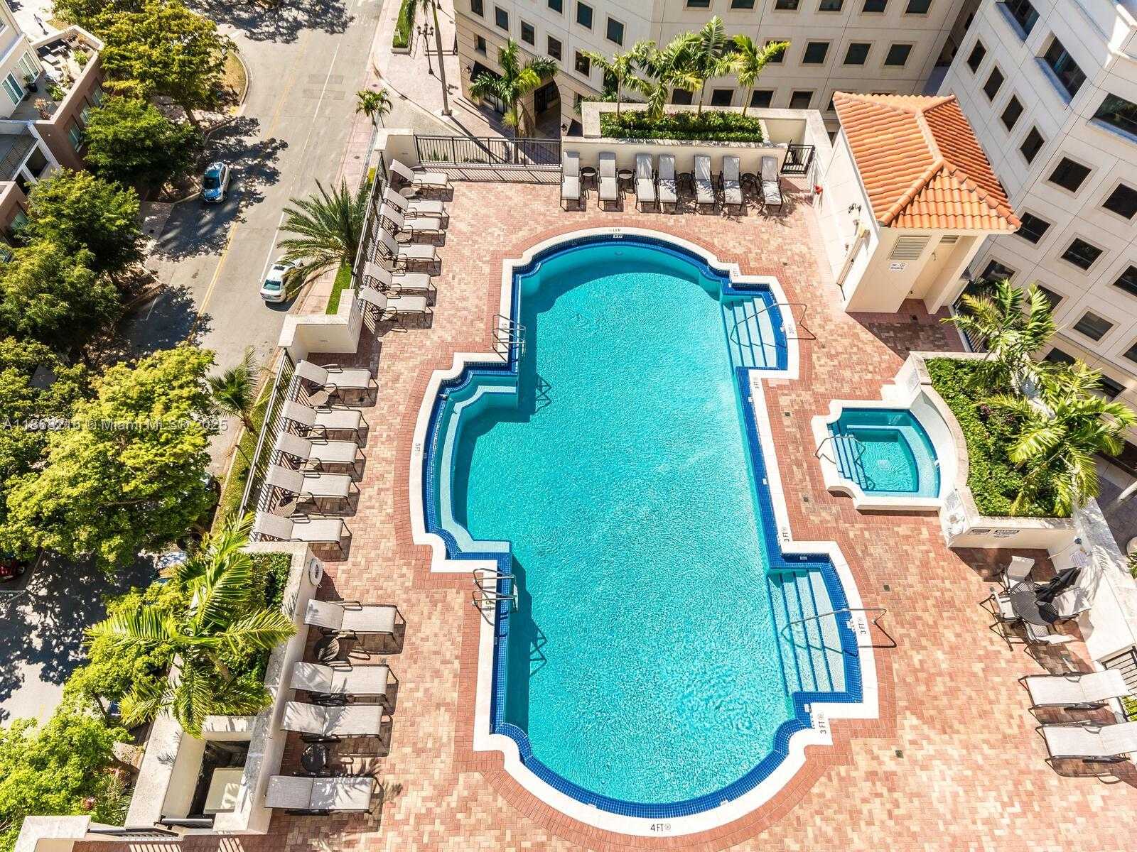 Small Image of 888 SOUTH DOUGLAS RD #605, Coral Gables Number 3